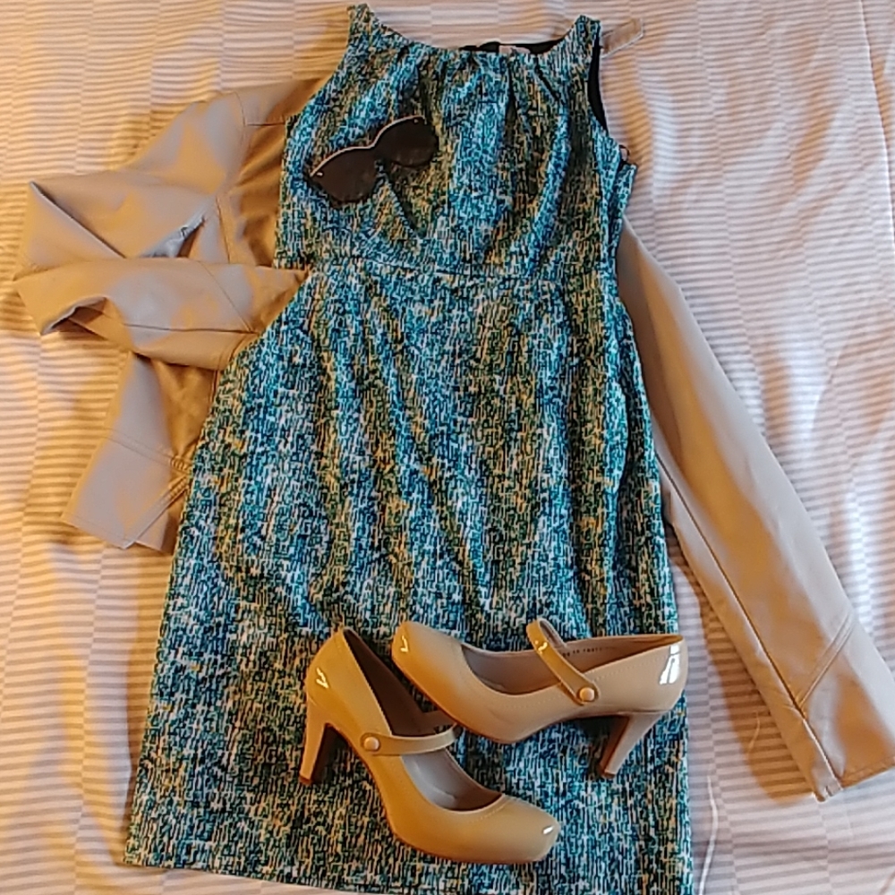 Dress with pockets! Size 6